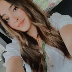 Meet your Posher, Daniela